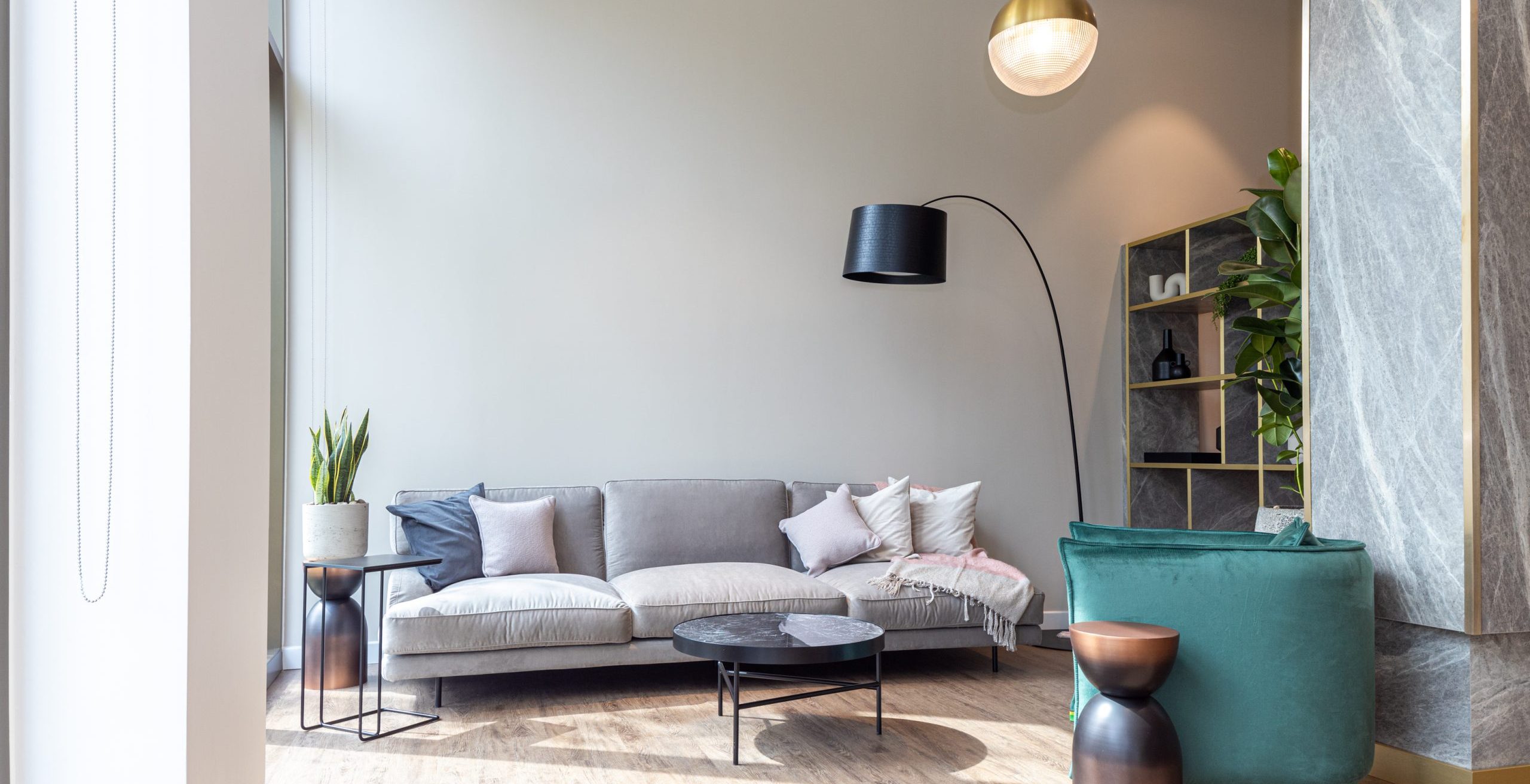 https://novella-salford.pro/wp-content/uploads/2022/09/lobby-5-scaled-e1662562121170.jpg
